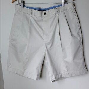 Brooks Brothers Light Gray Flat Front Shorts(fit 32) size 34